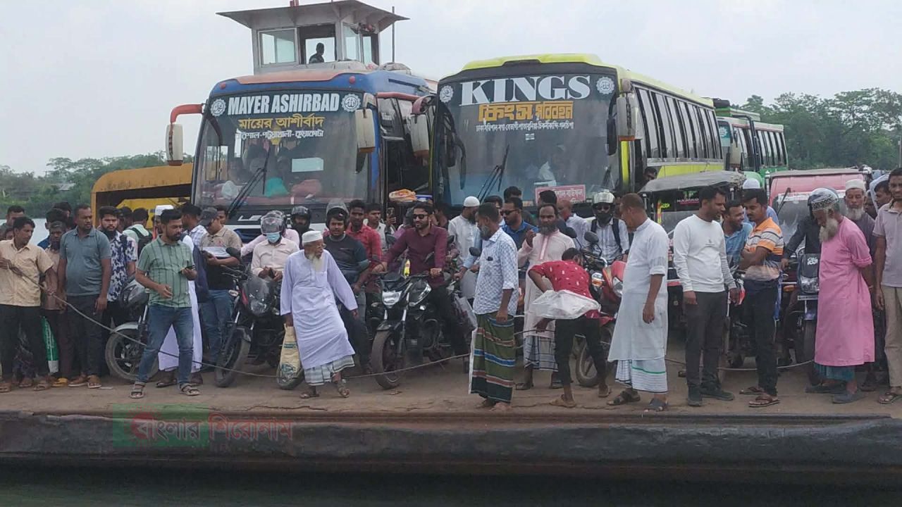 দৌলোদিয়ার ক্ষত না শুকাতেই বগায় মরন খেলা, শেকল ছাড়াই চলছে ফেরী 