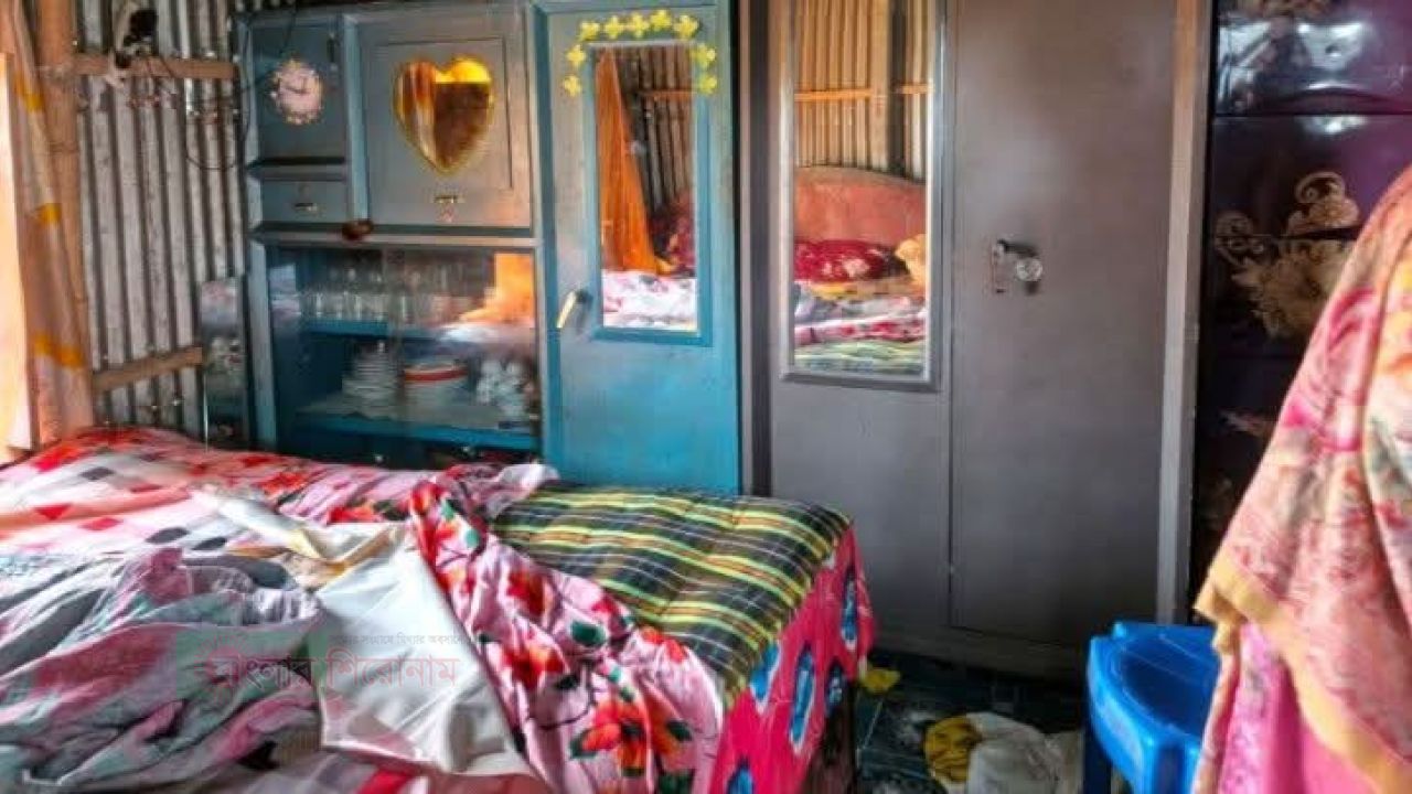 আড়াইহাজারে এক রাতে তিন বাড়িতে ডাকাতি