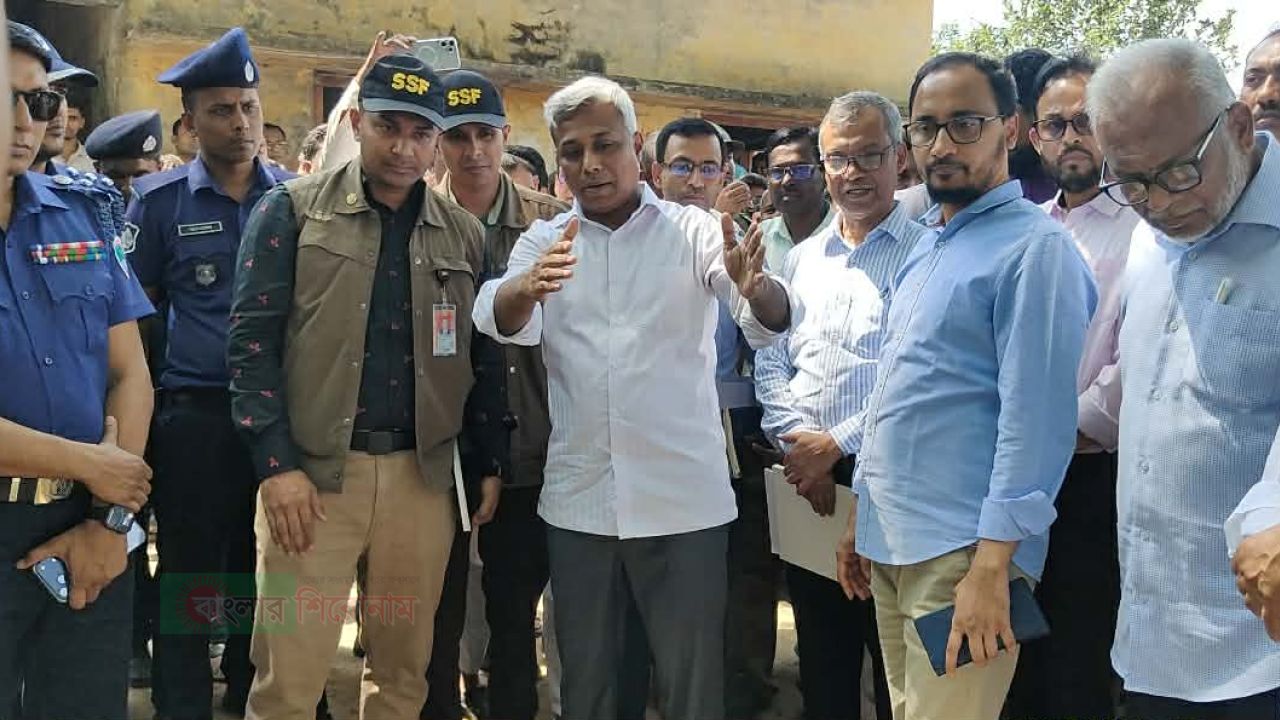 উলাশীতে জিয়া খাল পরিদর্শনে প্রতিমন্ত্রী অমিত