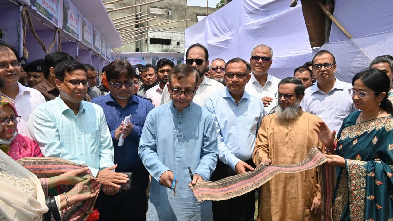 নারায়ণগঞ্জে বহুমুখী পাটপণ্য মেলার উদ্বোধন: সোনালি আঁশের হারানো গৌরব ফেরানোর প্রত্যয়