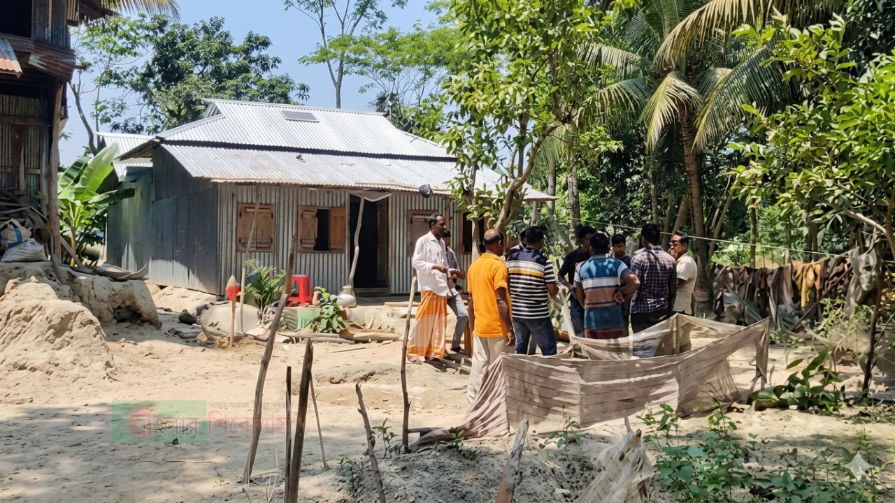 কলাপাড়ায় একাদশ শ্রেণীর ছাত্রীকে ধর্ষণের অভিযোগ, এলাকা জুড়ে চাঞ্চল্য