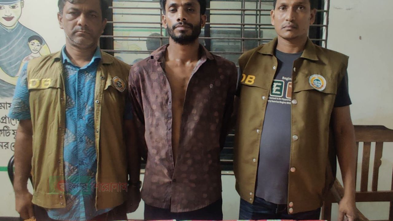 পটুয়াখালীতে ইয়াবাসহ মাদক ব্যবসায়ী আটক