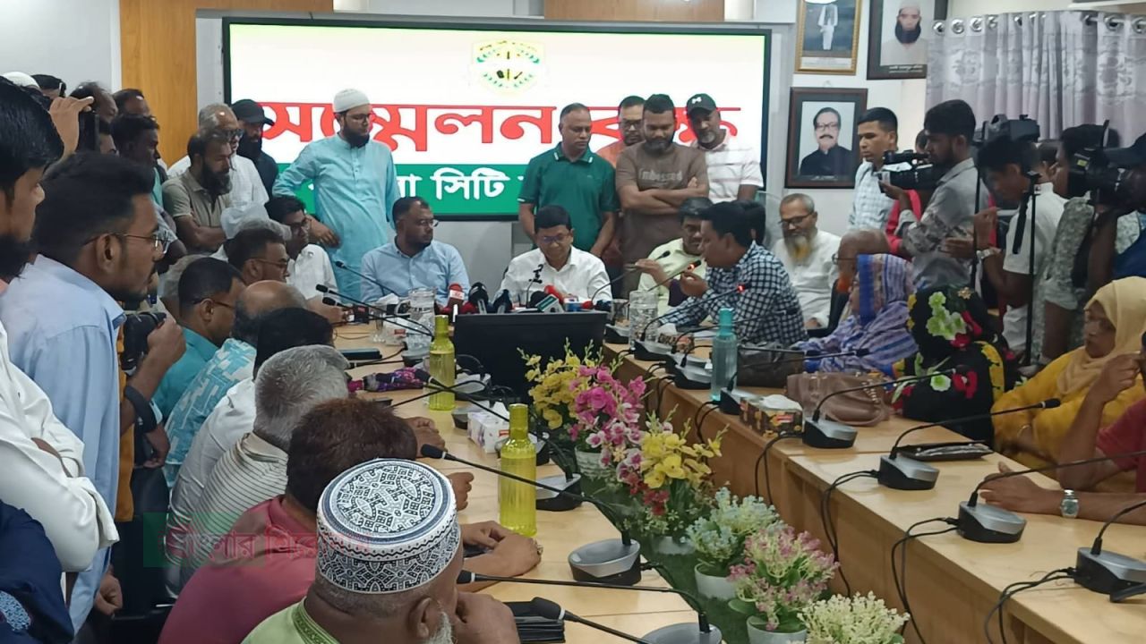 কুমিল্লা নগর ভবন স্থানান্তর বিতর্ক: অধিকাংশের মত বর্তমান স্থানেই নির্মাণের পক্ষে
