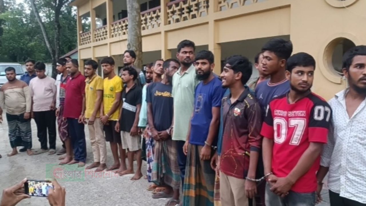 বুড়িচংয়ে পুলিশের ওপর হামলা ও গাড়ি ভাঙচুর: গ্রেপ্তার ১৯