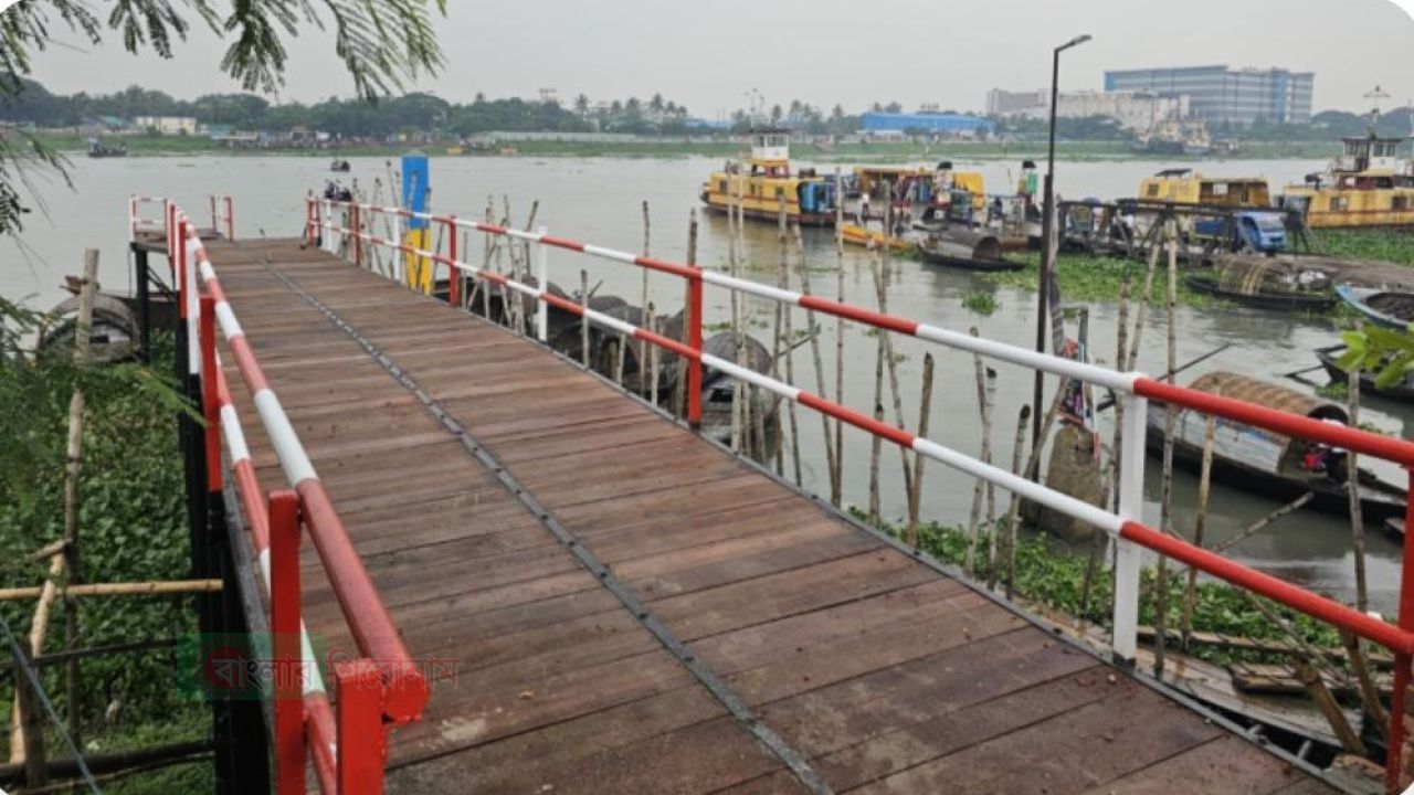 &lrm;হাজীগঞ্জ-নবীগঞ্জ খেয়াঘাটে নতুন জেটি নির্মাণ যাত্রীদের স্বস্তি
