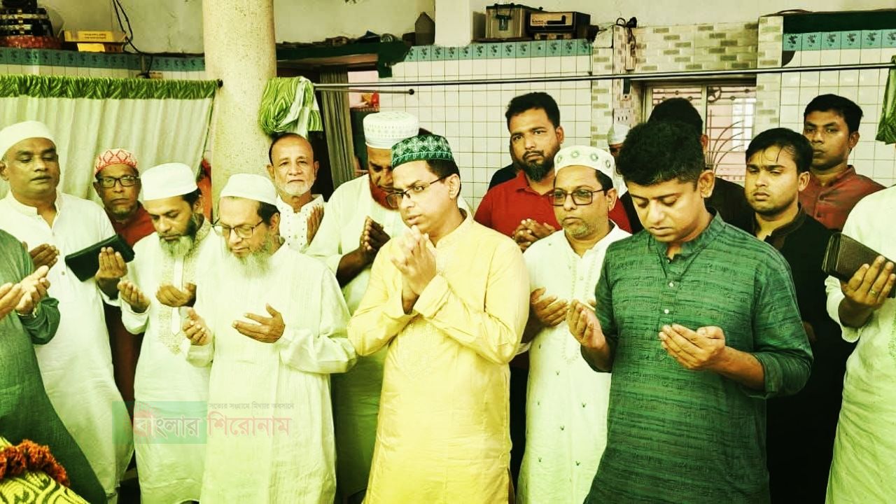 প্রায় ৫০০ বছরের ঐতিহ্যবাহী কদম রসূল দরগাহ পরিদর্শনে এমপি ও ডিসি