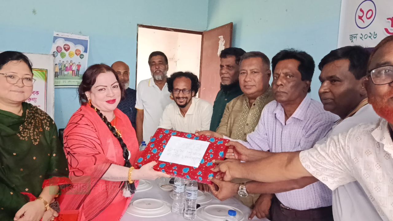 প্রেসক্লাব দুমকির নবনির্বাচিত সভাপতি জসিম উদ্দিনকে শিক্ষক পরিবারের সংবর্ধনা