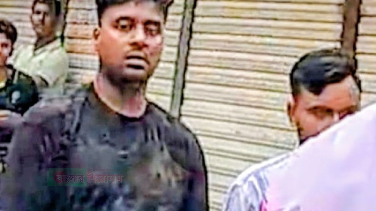 রূপগঞ্জে সেই অস্ত্রধারী সন্ত্রাসী গ্রেফতার