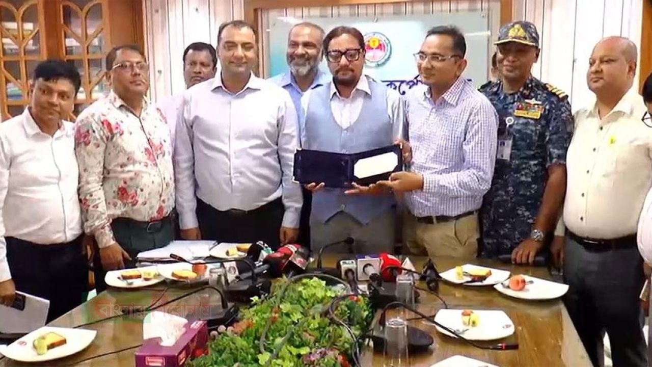 চট্টগ্রাম বন্দরের কাছ থেকে ১৯৯ কোটি টাকা রাজস্ব আদায়