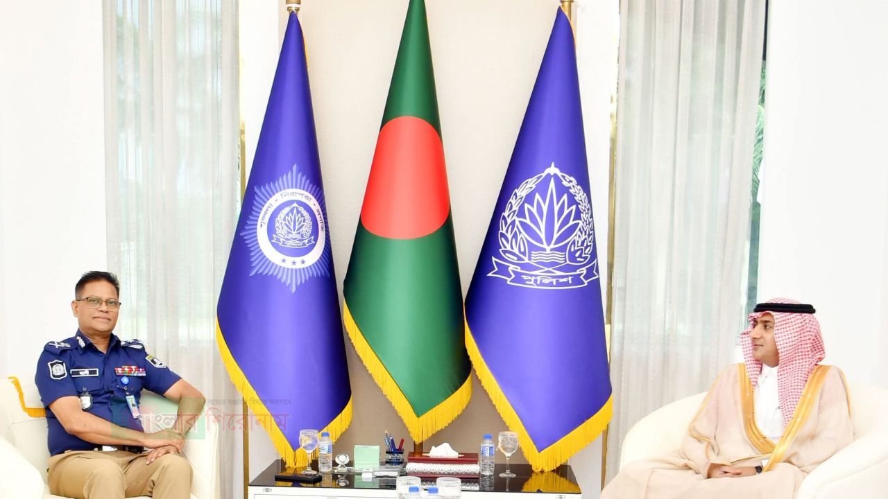 আইজিপির সঙ্গে সৌদি রাষ্ট্রদূতের সাক্ষাৎ