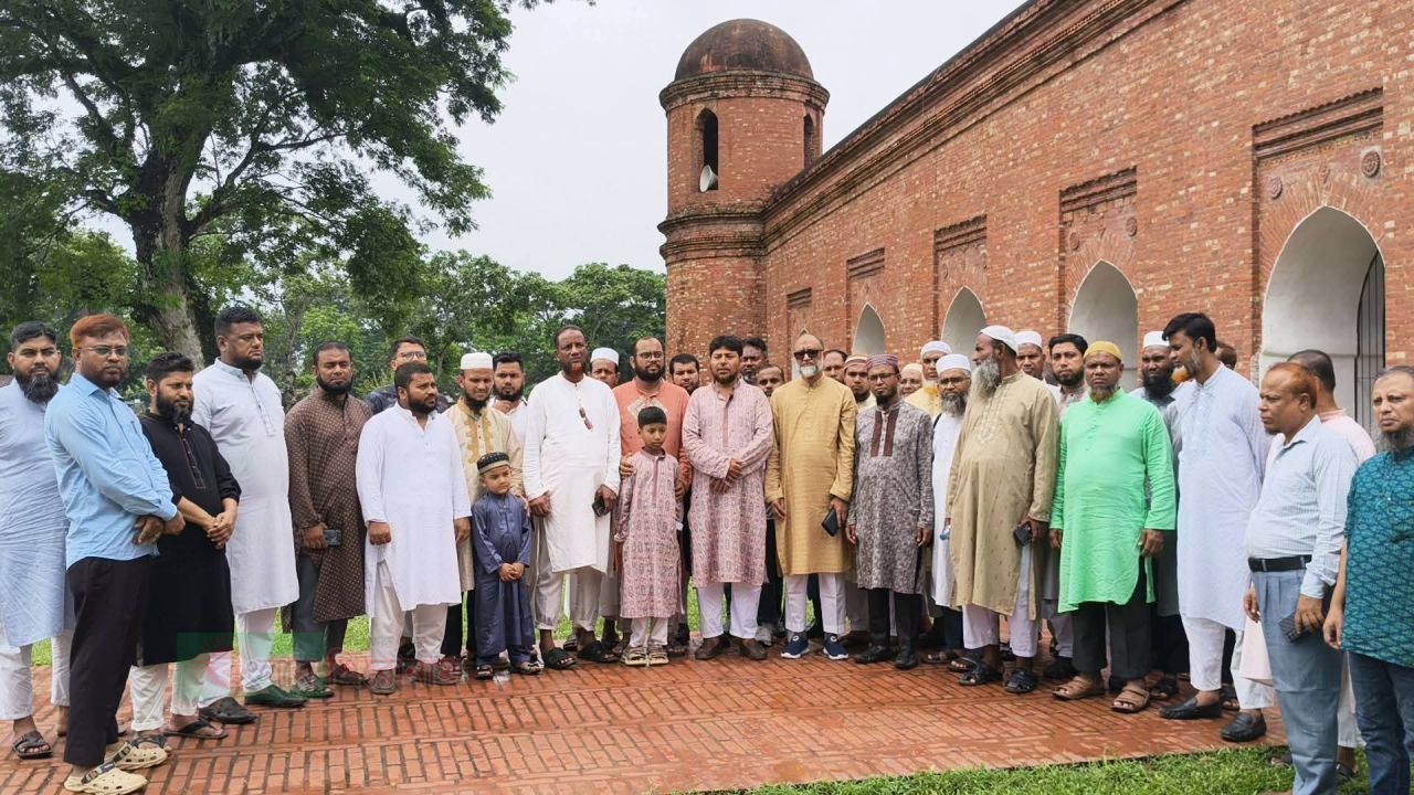 স্মৃতির পাতায় অমলিন: সিদ্ধিরগঞ্জ পশ্চিম থানার শিক্ষা সফর ২০২৬ সম্পন্ন
