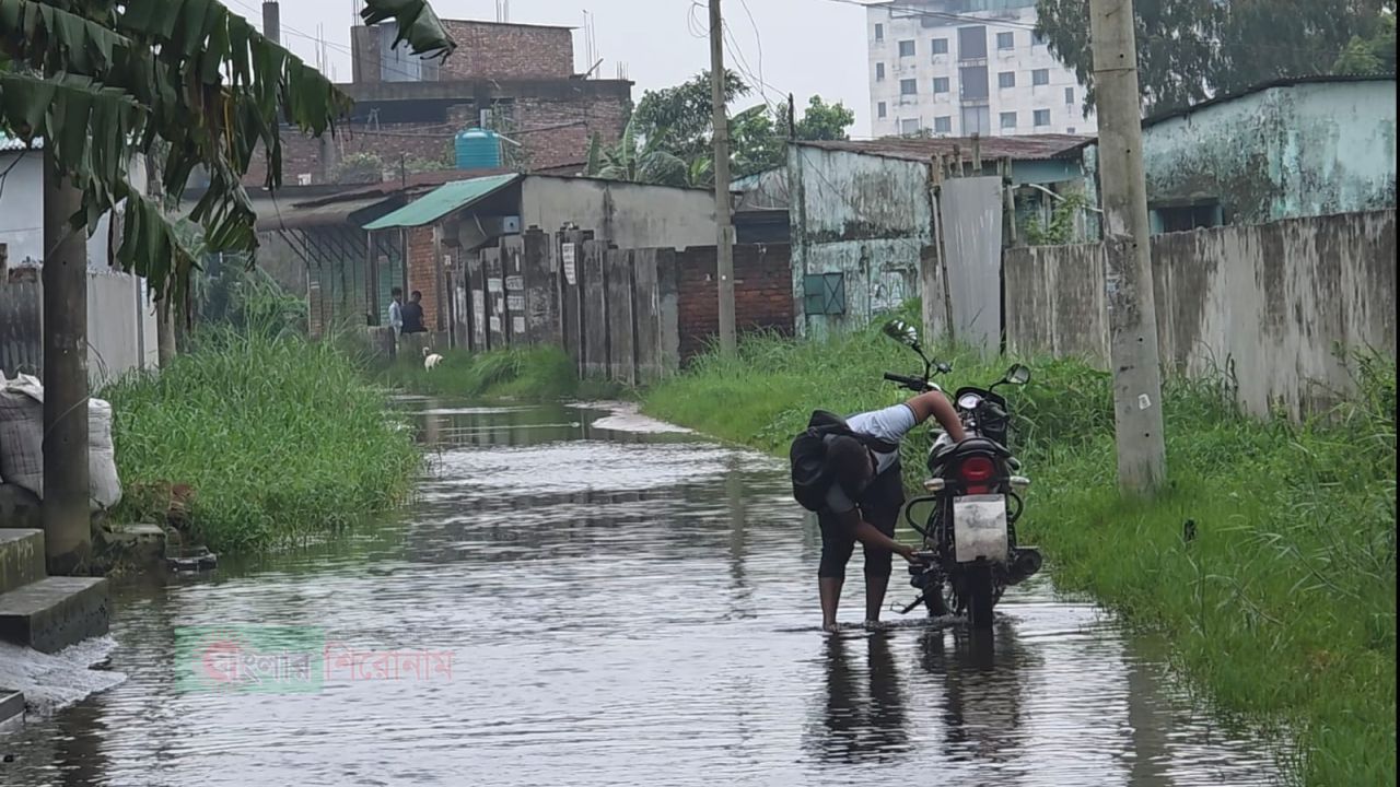 অবৈধ দখলে সরকারি খাল, জলাবদ্ধতায় রূপগঞ্জ: বিপন্ন জনজীবন