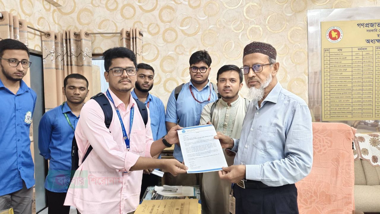 সরকারি তোলারাম কলেজে স্থবির ক্লাব কার্যক্রম সচলের দাবিতে শিক্ষার্থীদের আবেদন