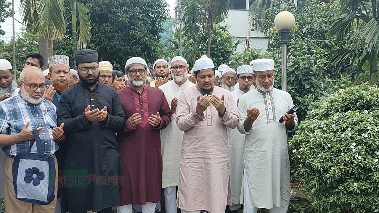 নারায়ণগঞ্জে জুলাই অভ্যুত্থান ও ২৮ অক্টোবরের শহীদদের কবর জিয়ারত করলেন মহানগর জামায়াতের আমীর