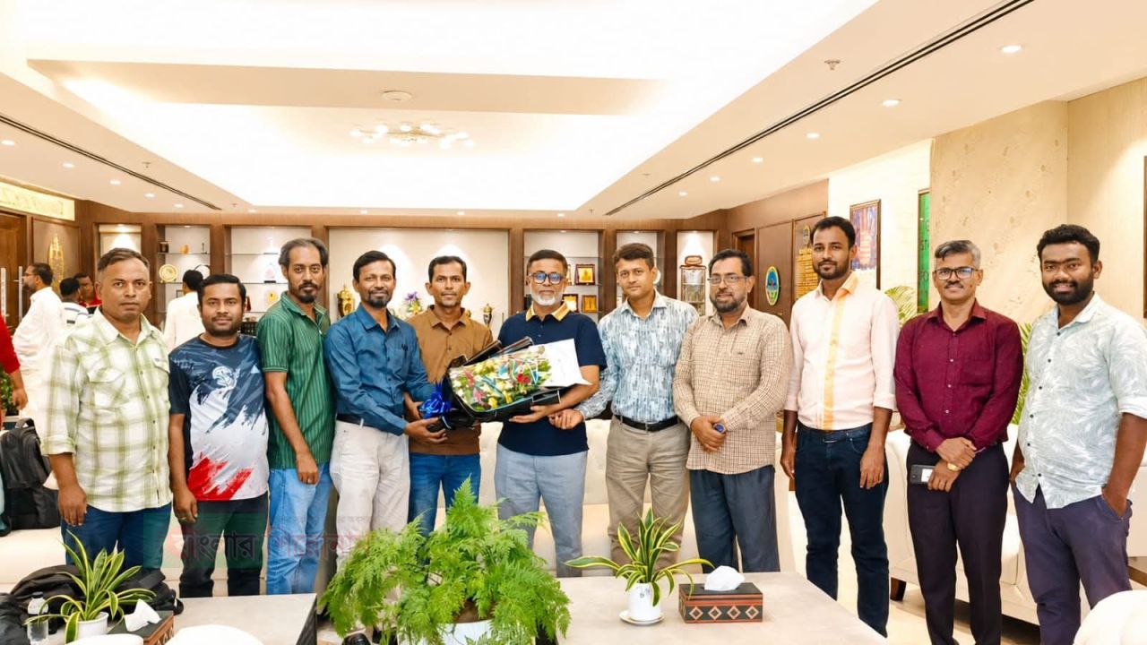 নাসিক প্রশাসকের সঙ্গে বাংলাদেশ রিপোর্টার্স ক্লাব ট্রাষ্ট জেলার নেতৃবৃন্দের সৌজন্য সাক্ষাৎ