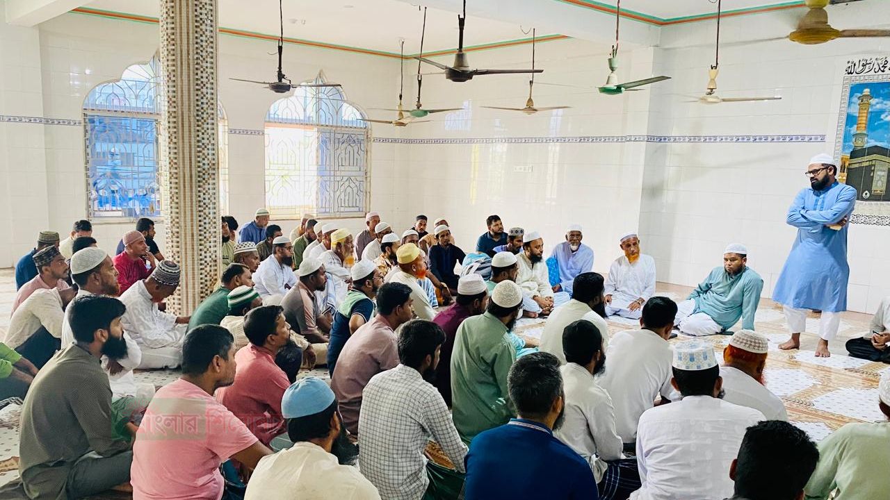 সন্ত্রাস ও মাদকমুক্ত সমাজ গঠনে ধর্মীয় অনুশাসনের বিকল্প নেই: হাফেজ আবদুল মোমিন