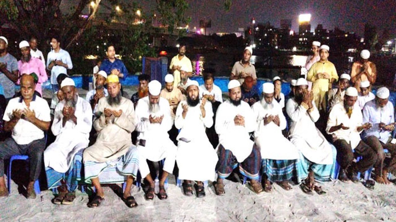 সিদ্ধিরগঞ্জে &ldquo;মায়ের দোয়া এন্টারপ্রাইজ&rdquo; বালুর গদির উদ্বোধন