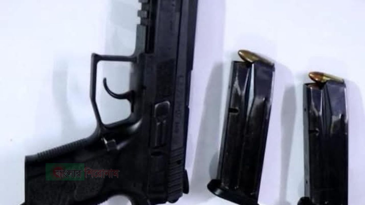 আড়াইহাজার থানা থেকে লুণ্ঠিত পিস্তল-ম্যাগাজিন ও গুলি মসজিদ থেকে উদ্ধার