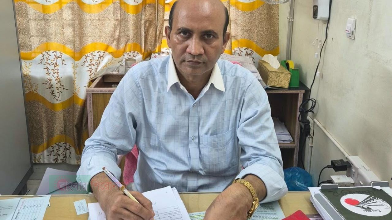 অনৈতিক আবদার না মেটানোয় সিদ্ধিরগঞ্জের ভূমি কর্মকর্তা দুলাল দেবনাথের বিরুদ্ধে ষড়যন্ত্র
