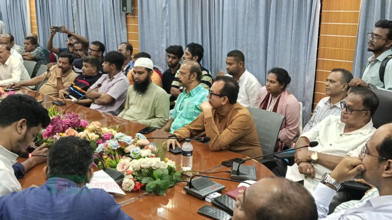 ঢাকা-নারায়ণগঞ্জ বাসভাড়া: ৪ ঘণ্টার বৈঠকও ব্যর্থ, ক্ষোভ প্রকাশ ইউএনও&rsquo;র