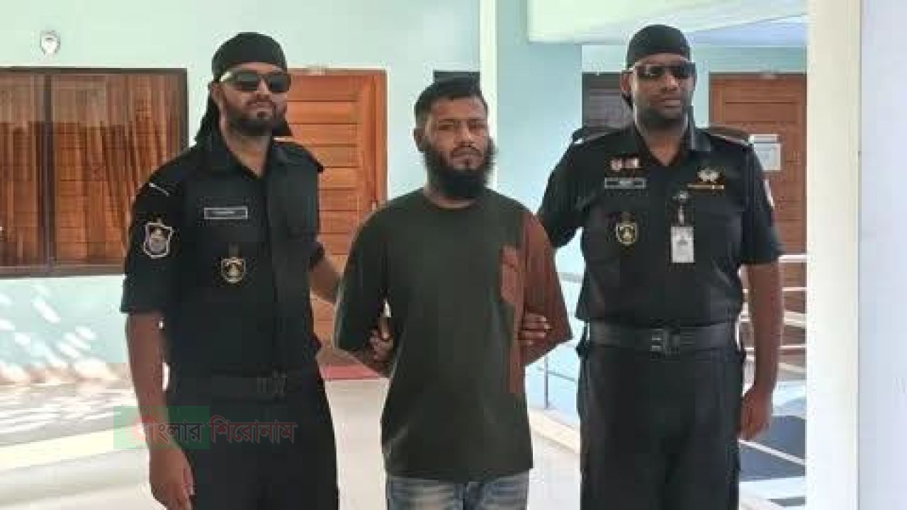 নারায়ণগঞ্জে অ স্ত্র-হে রো ইনসহ &lsquo;কোবরা গ্রুপের&rsquo; প্রধান গ্রে প্তা র