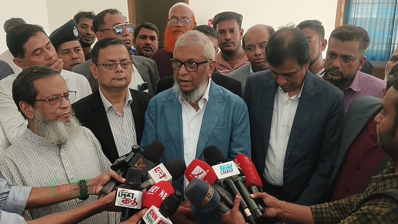 বিদেশে কর্মী পাঠাতে চার-পাঁচ মাসের মধ্যে দৃশ্যমান পরিবর্তন আসছে: নারায়ণগঞ্জ পরিদর্শনে প্রবাসীকল্যাণমন্ত্রী