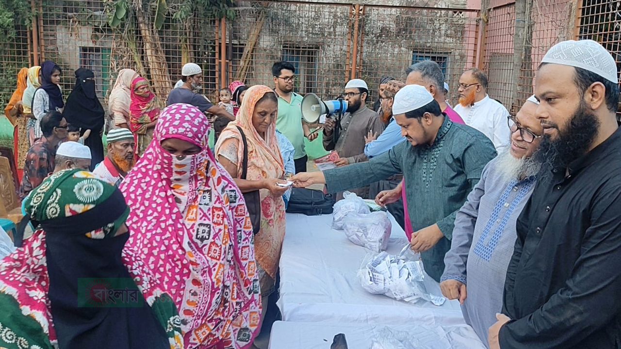 নাসিক ১২ নং ওয়ার্ডে মাওলানা আবদুল জব্বারের মশা নিধন কর্মসূচি অনুষ্ঠিত