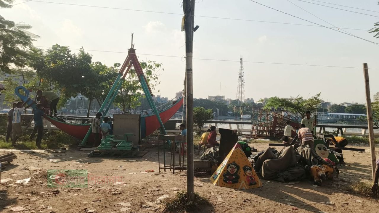 বন্দরে দুর্গোৎসবের পাশাপাশি চলছে অনুমোদনহীন মেলার প্রস্তুতি