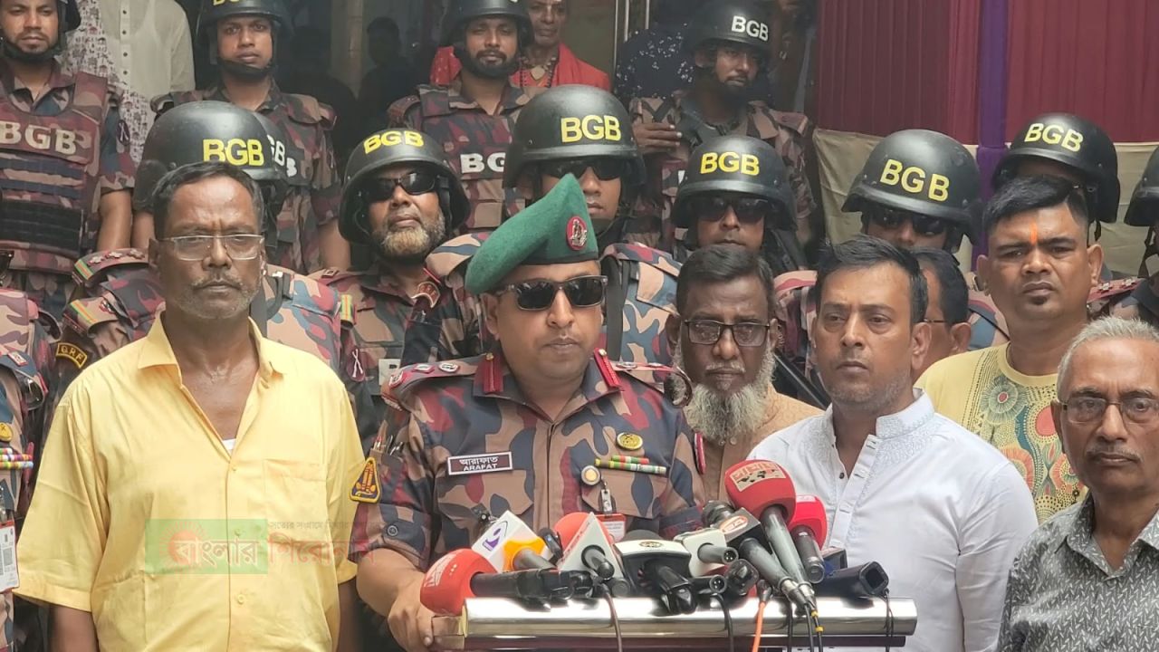 গুজবে কান দেবেন না, সন্দেহজনক কিছু দেখলে জানান: লে. কর্নেল আরাফাত