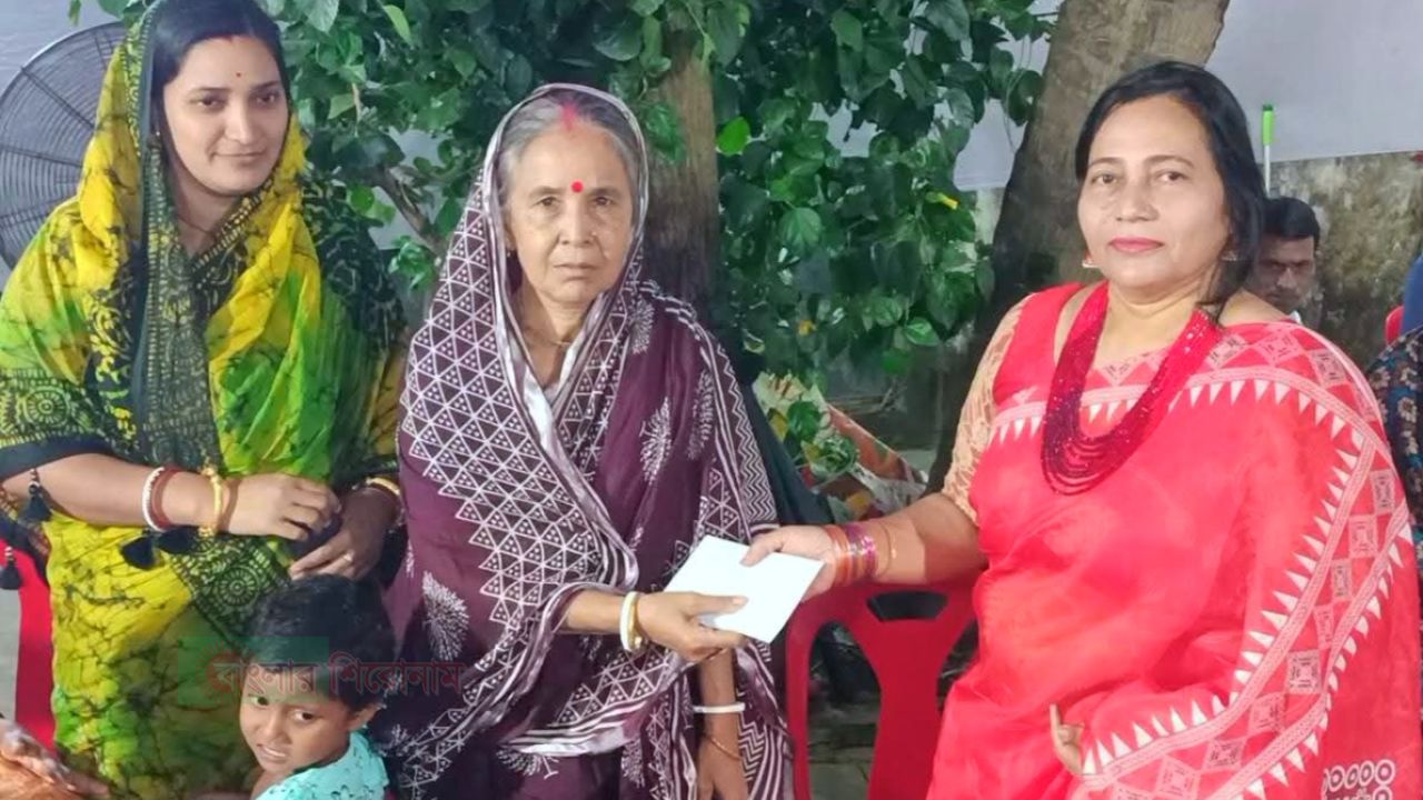​মুছাপুরে ১০টি পূজামণ্ডপ পরিদর্শন ও বস্ত্র বিতরণ করলেন নার্গিস মাকসুদ